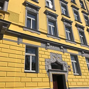 Apartment Letna Garden Tschechische Republik