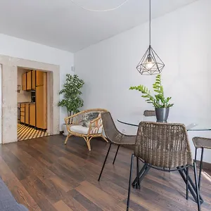 Apartment Alfama's Heart By Lovelystay, Lisbon