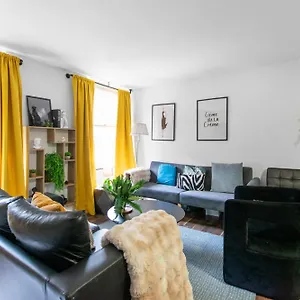 New! 2-bedroom In Trendy Brick Lane Holiday home London